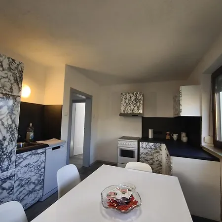 Spacious In Modern Flat *