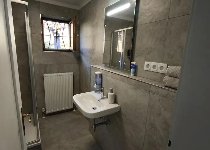 Проживание в семье Spacious In Modern Flat